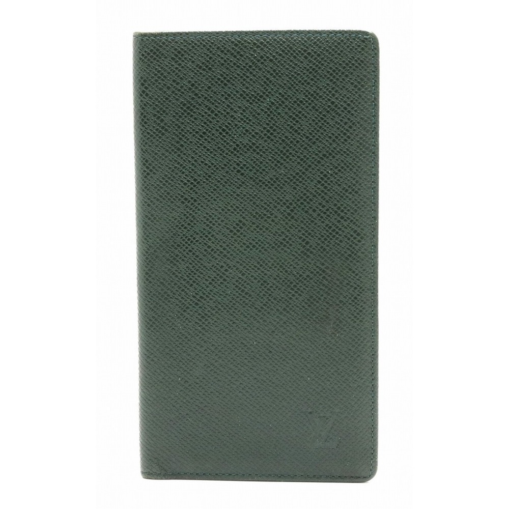Louis Vuitton Taiga Porte Valeur Cult Long Bill Epicea Green